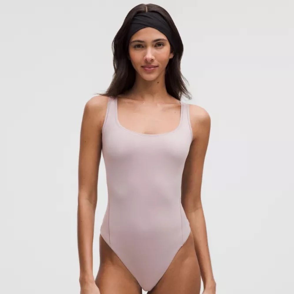 Lululemon Wundermost Ultra-Soft Square-Neck Bodysuit | large